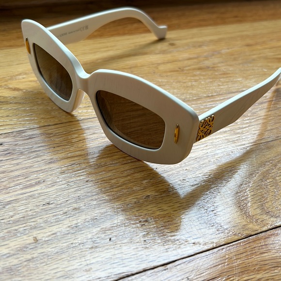 Loewe glasses